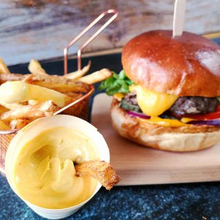 Le Marmite burger et ses frites maison